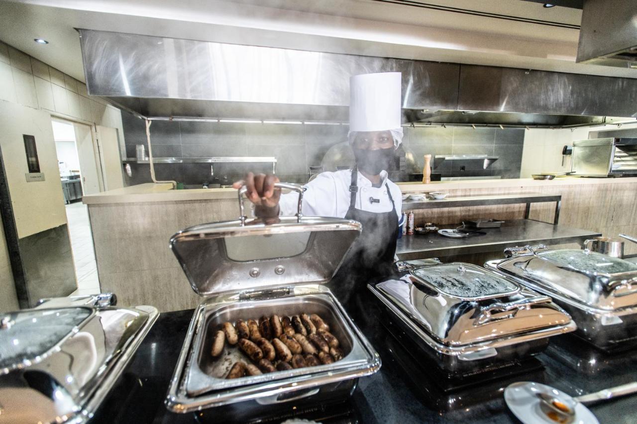 巴利托 The Capital Zimbali酒店 外观 照片 A commercial kitchen