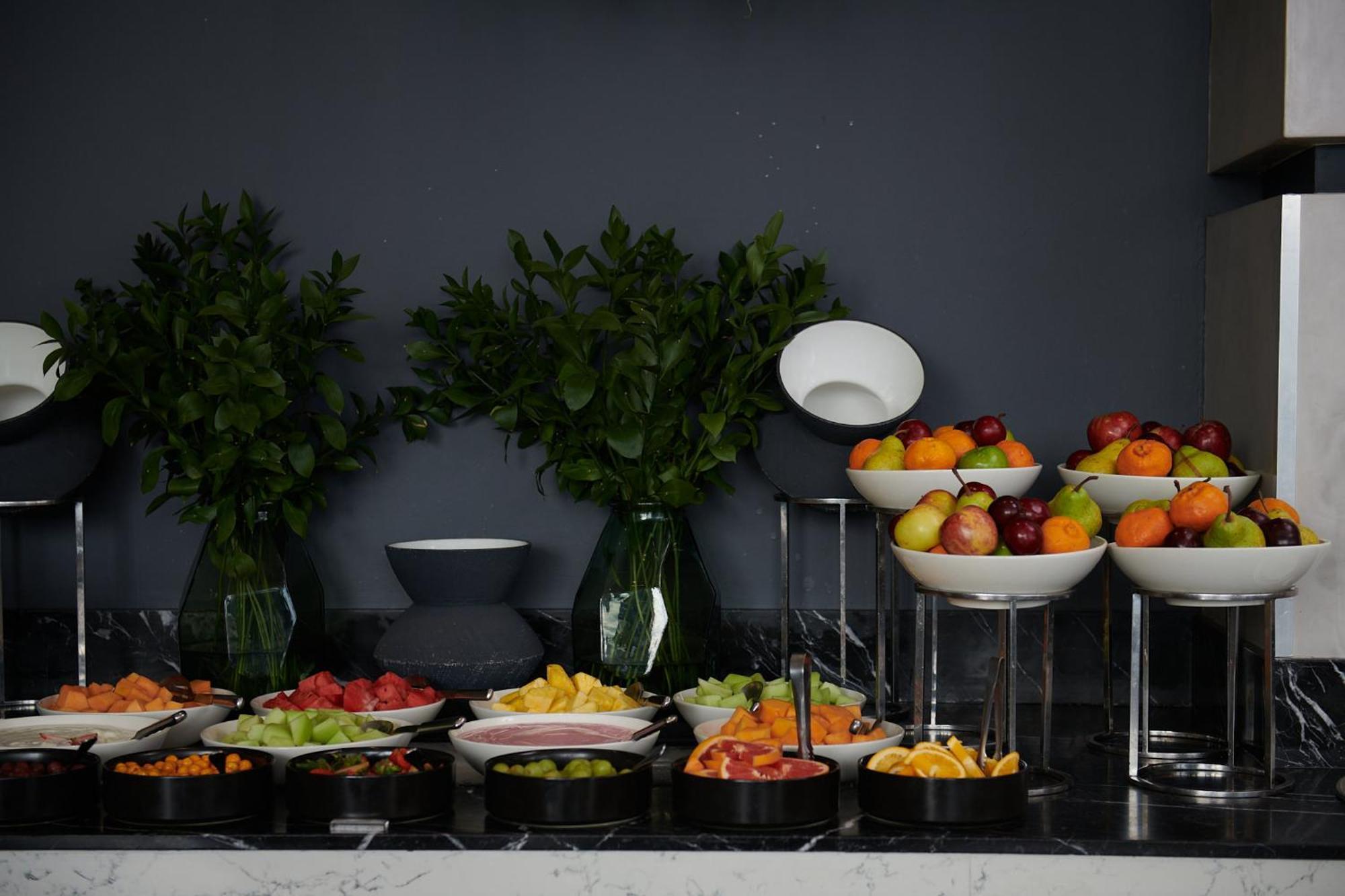 巴利托 The Capital Zimbali酒店 外观 照片 A fruit salad buffet